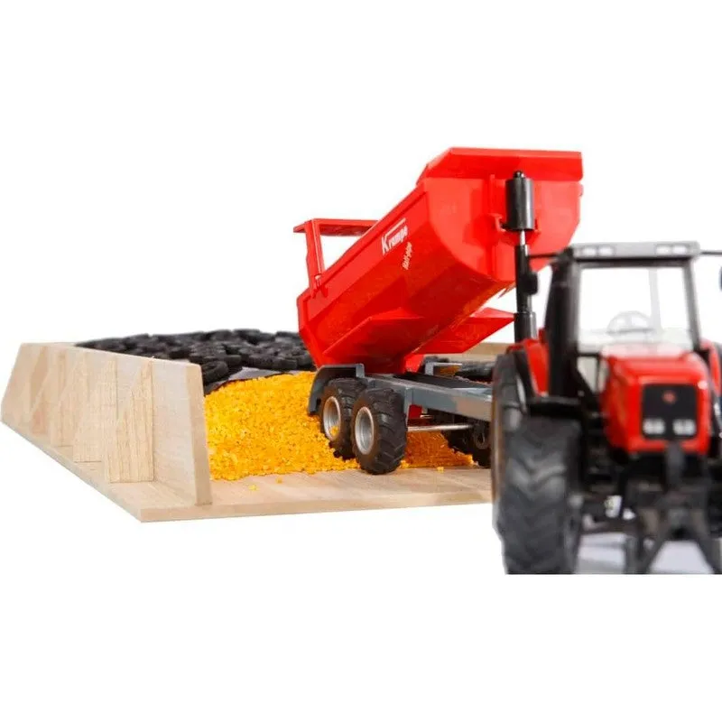 Kids Globe Farming Silo Trench Silage Pit 1:32 Scale