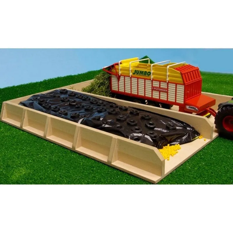 Kids Globe Farming Silo Trench Silage Pit 1:32 Scale