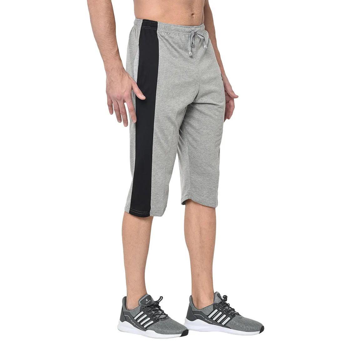 Vimal Jonney Cotton Blended Regular Fit Grey 3/4th Capri For Men